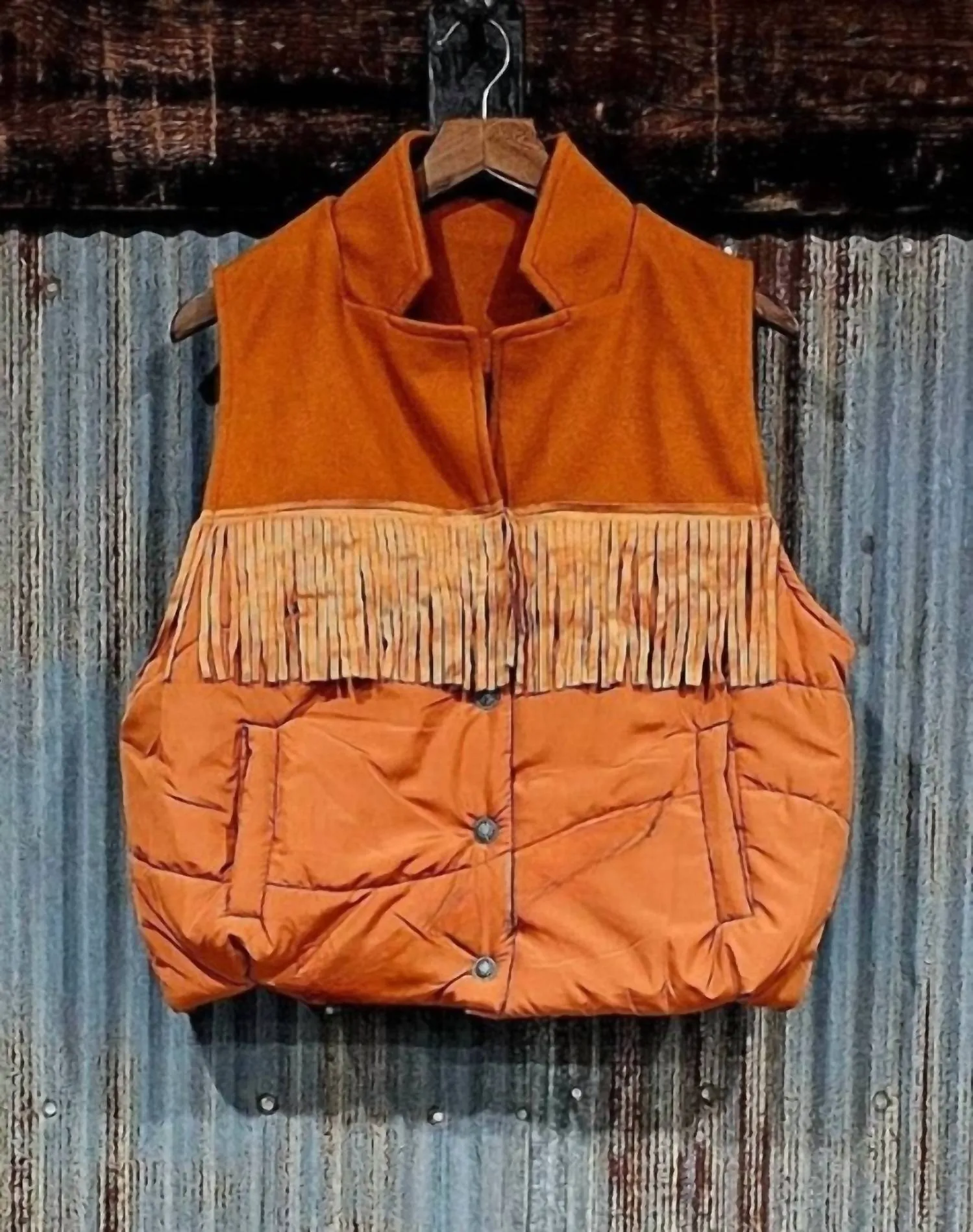 2Flyco - Cattleman's Fringe Vest In Hereford